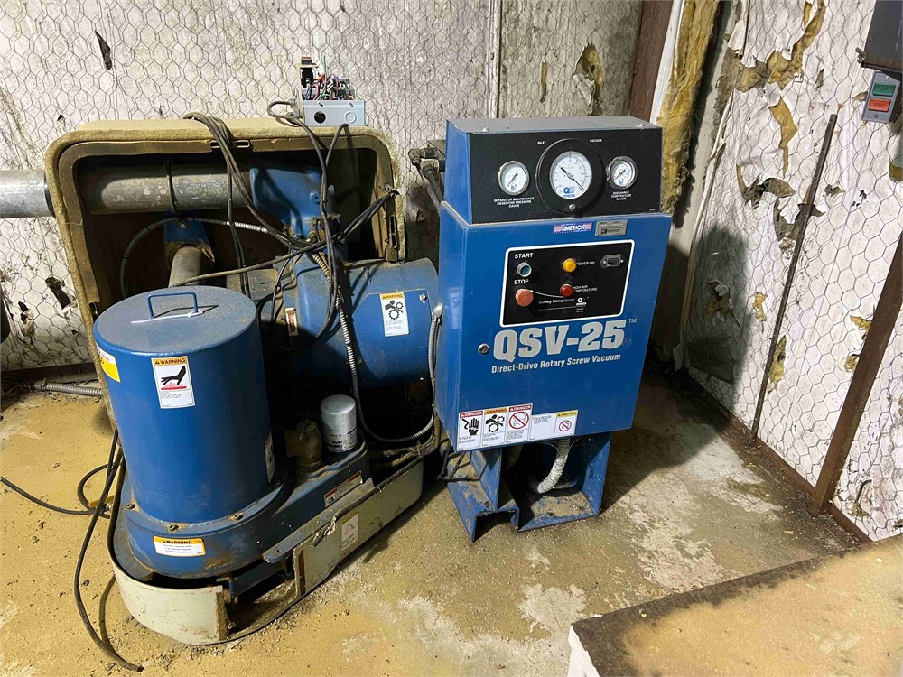 Quincy QSV-25 Vacuum Pump System