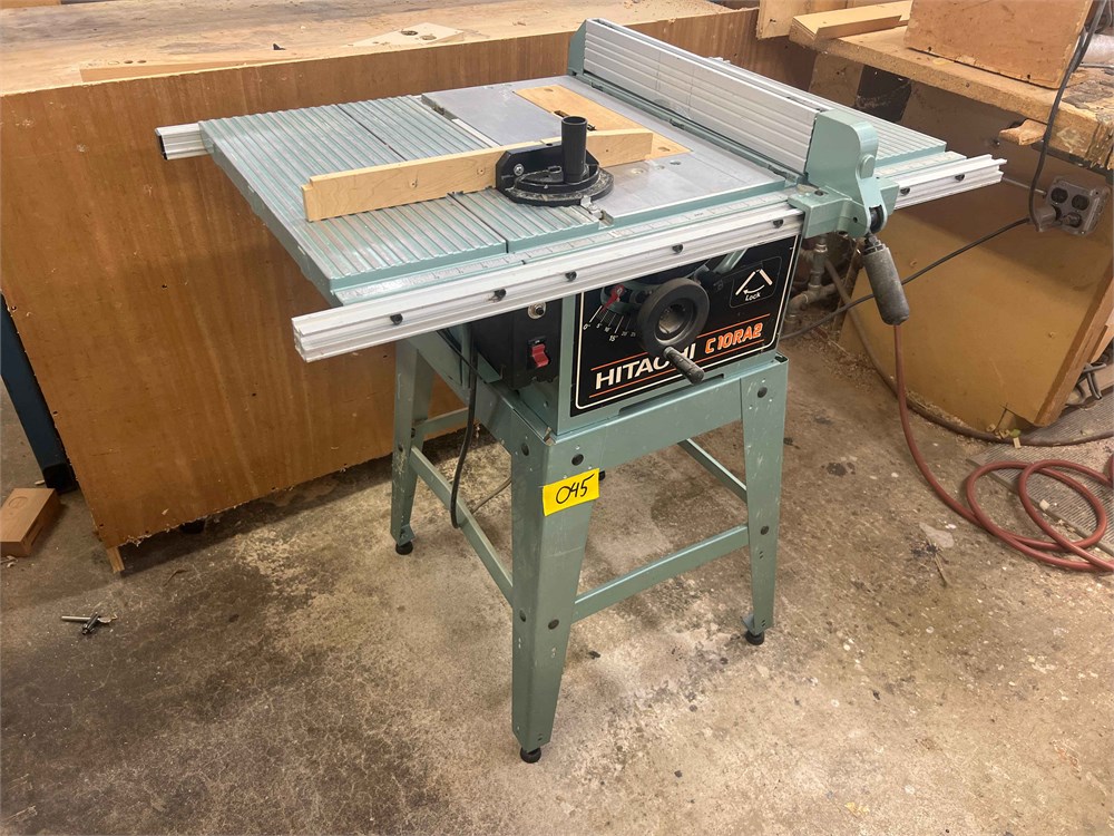 Hitachi "C 10RA2" Table Saw - Portable