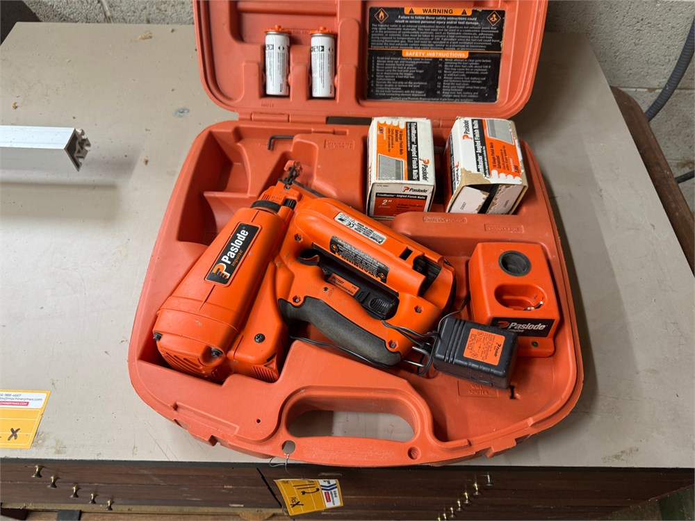 Paslode "IM250A" Angled Finish Nailer