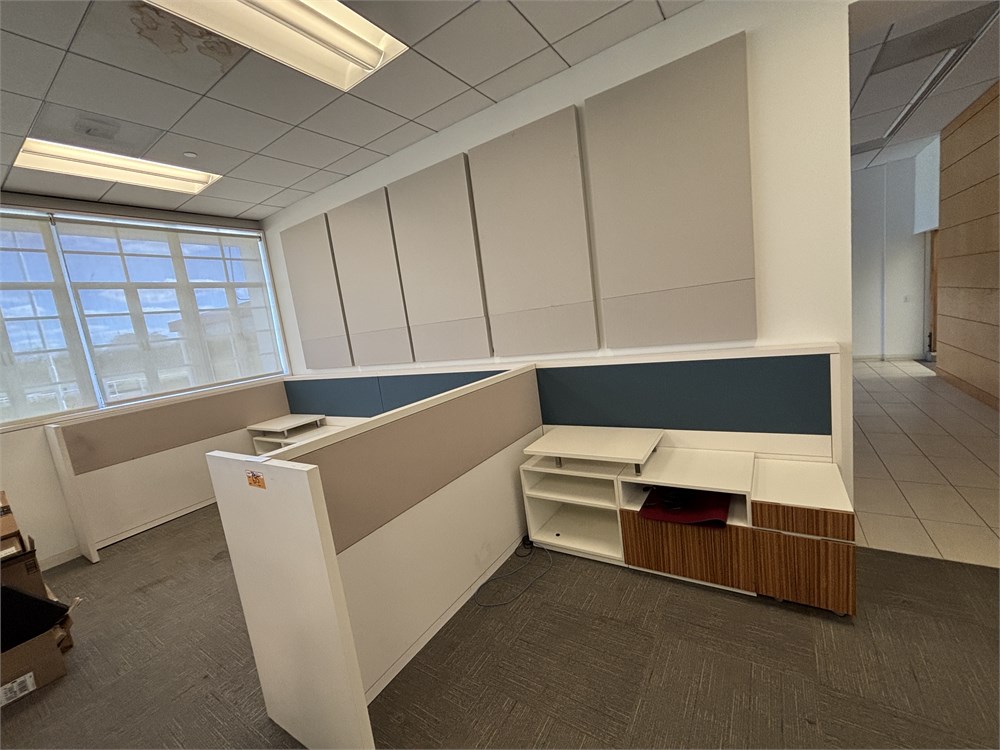 Office Cubicles / Furniture