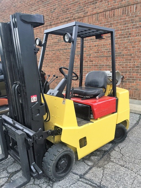 LOT# 136A  HYSTER S60XL FORKLIFT * 6000 LB CAPACITY , SIDESHIFT, PROPANE