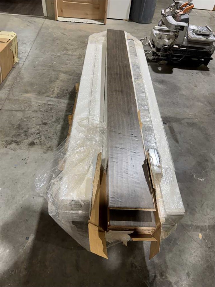 Laminate Flooring (new in box)