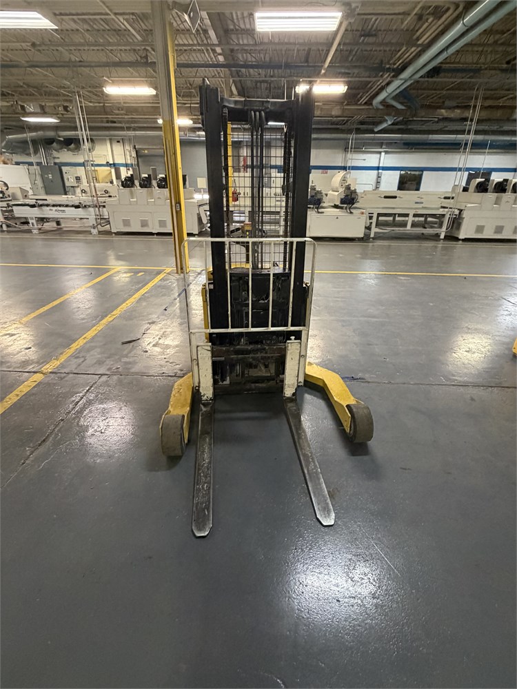 Yale Pallet Stacker