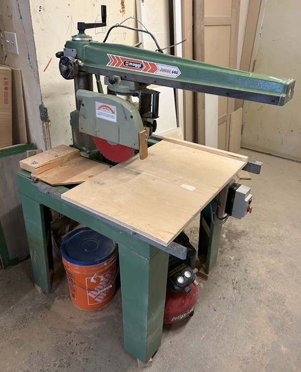 Maggi "Junior 640" Radial Arm saw - Vaughan, ON
