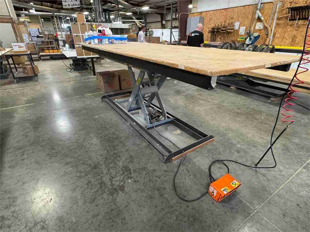 American Lifts "T1036022" Lift Table