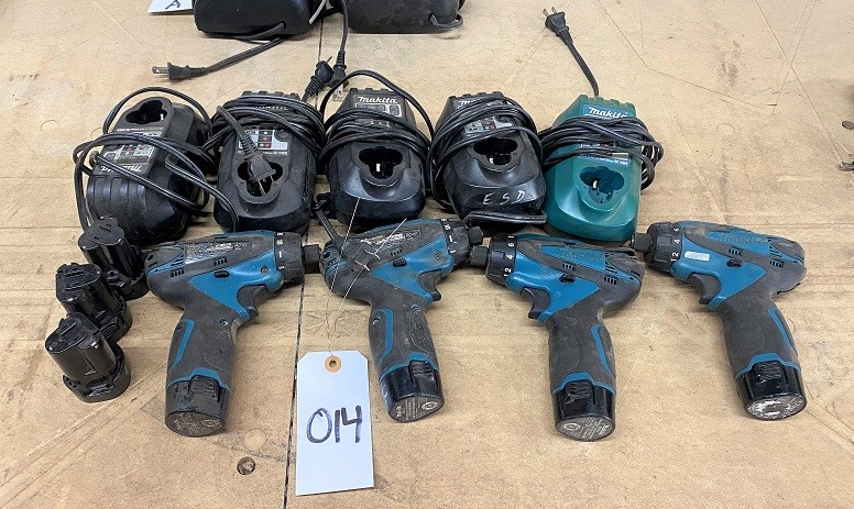 (4) Makita FDO1 Drills (5) Chargers & (1) Batteries - Tested & Working