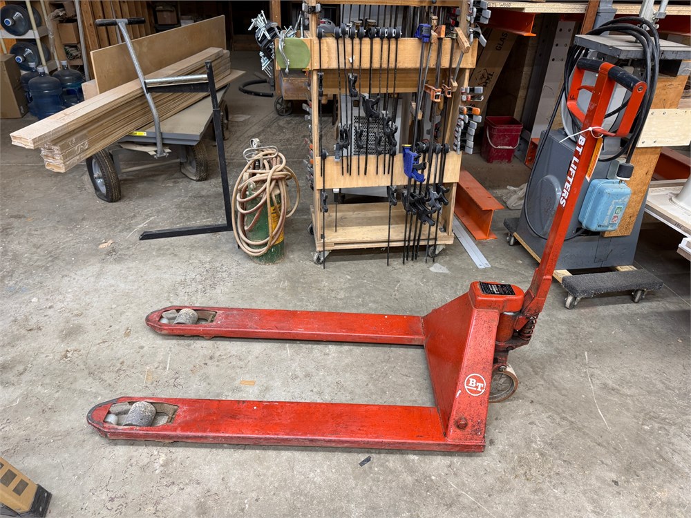 BT "L2000U" Pallet Jack