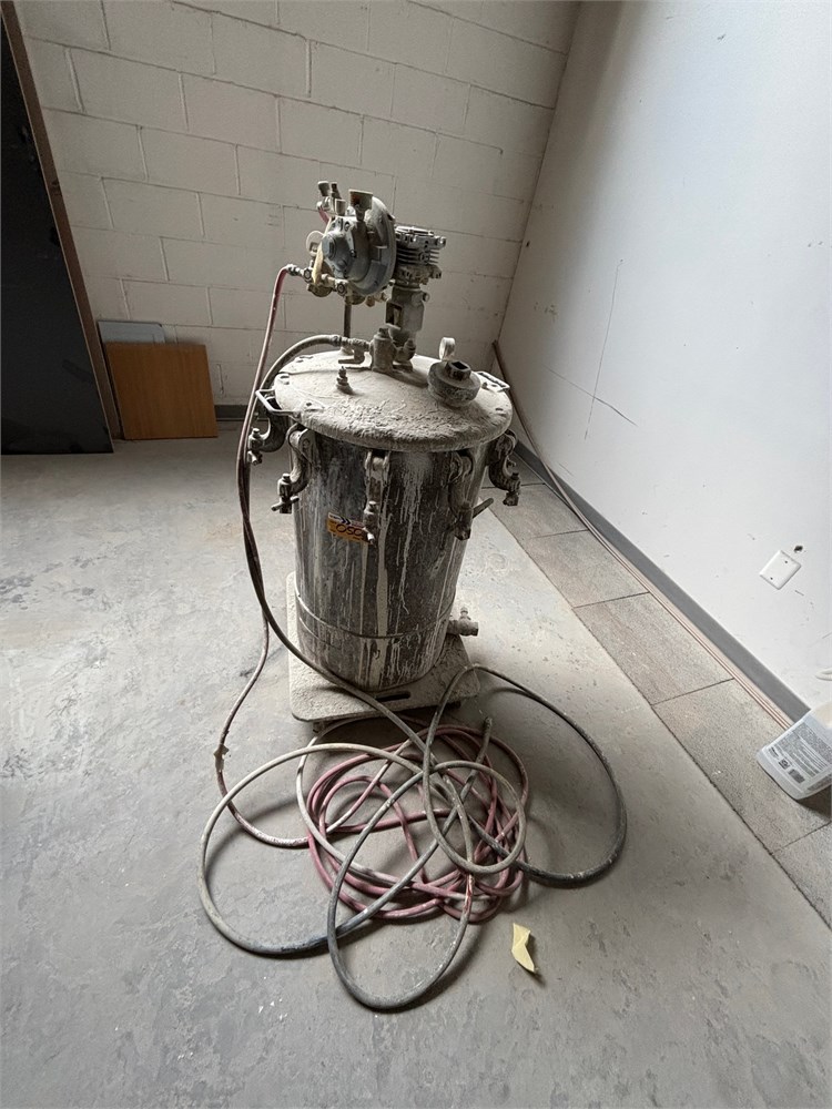 Binks (5) Gallon Pressure Pot & Hoses