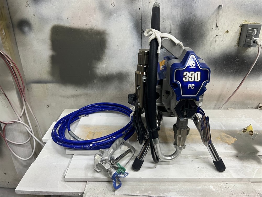 Graco "390 PC" Airless Sprayer Pump, Hose & Gun
