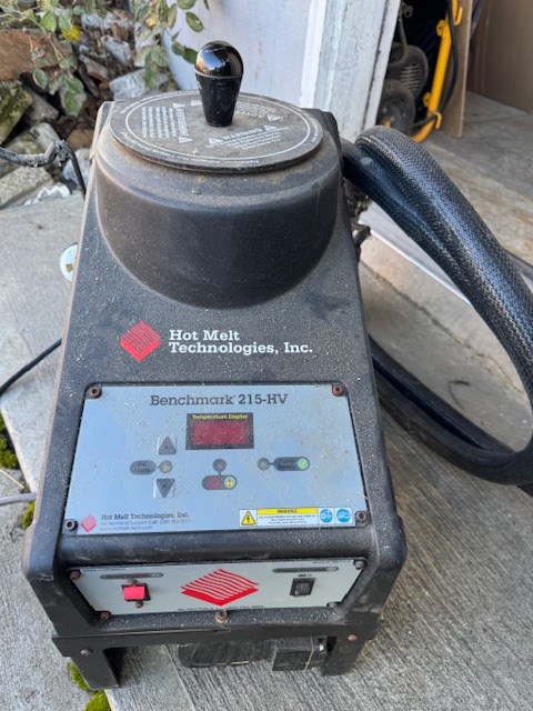 Hot Melt Technologies "Benchmark 215-HV" Gluing System
