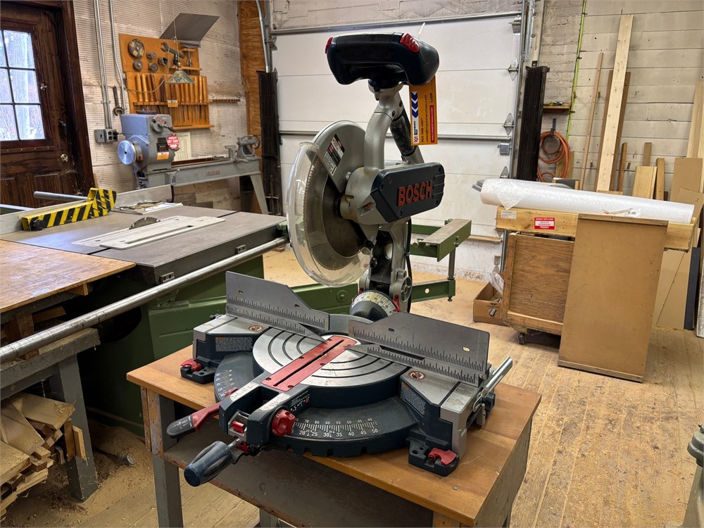 Bosch "4212L" Dual-Bevel Miter Saw