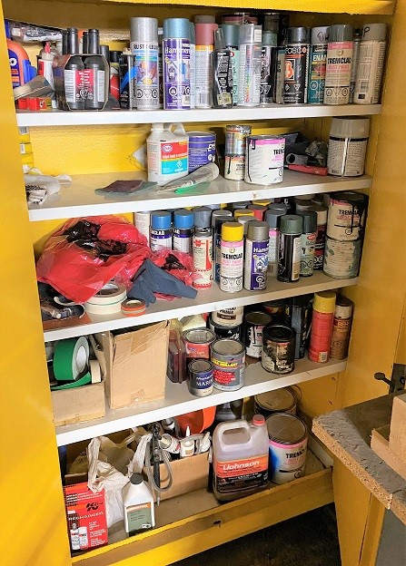 CONTENTS OF LOT 070 PAINT "STORAGE CABINET" CONTENTS ONLY NOT THE CABINET