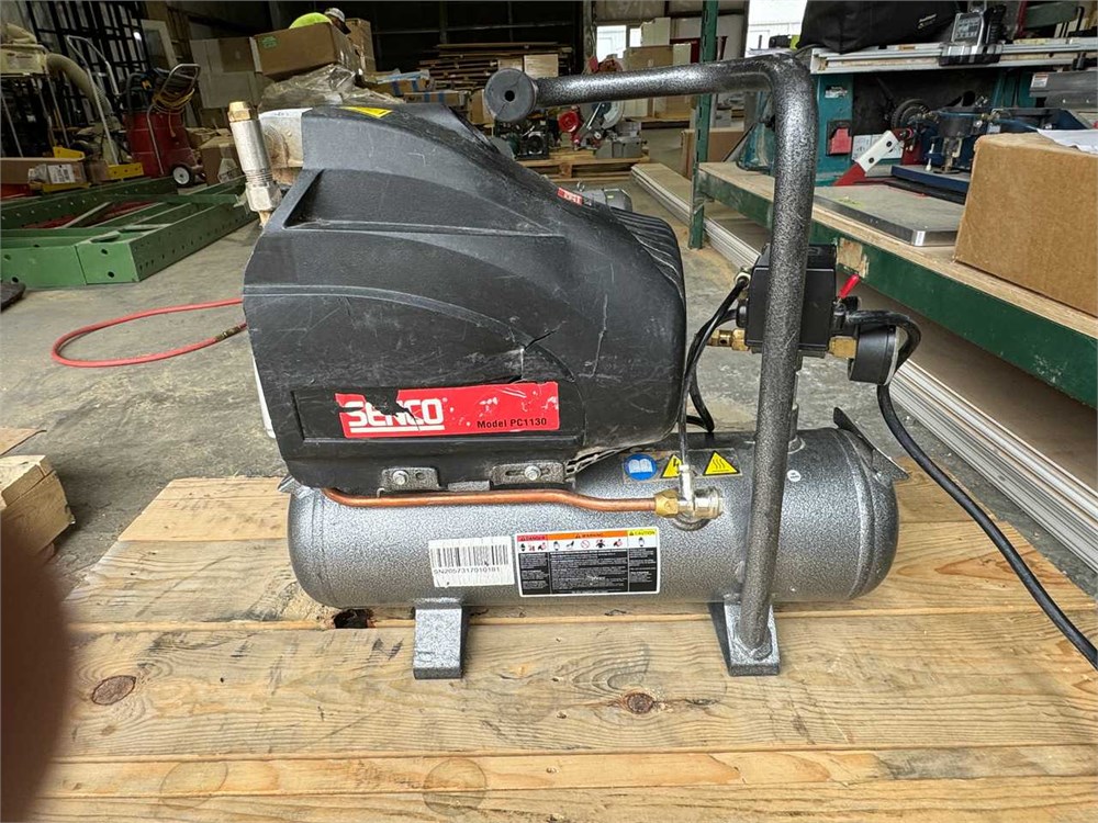 Senco "PC1130" Portable Air Compressor