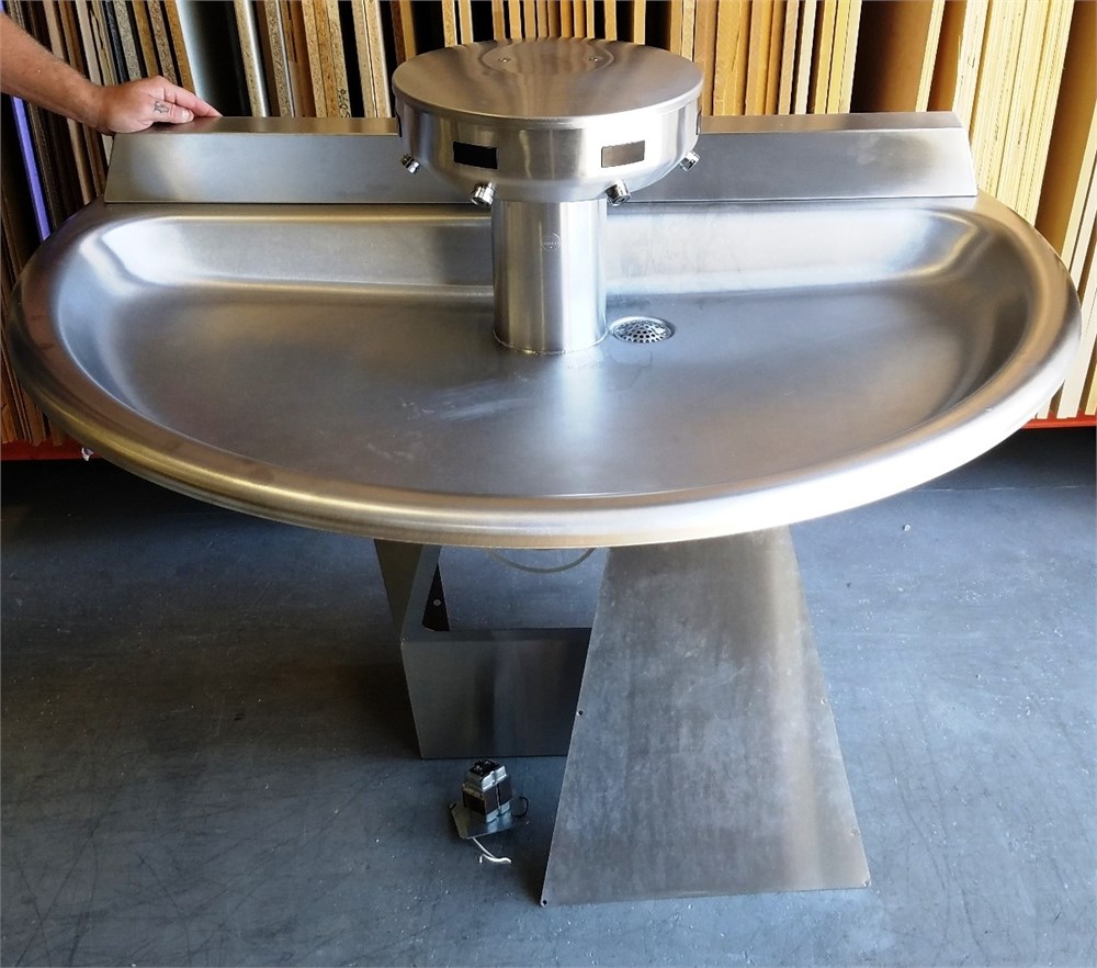 Bradley "SN2024" Commercial Handwashing Station
