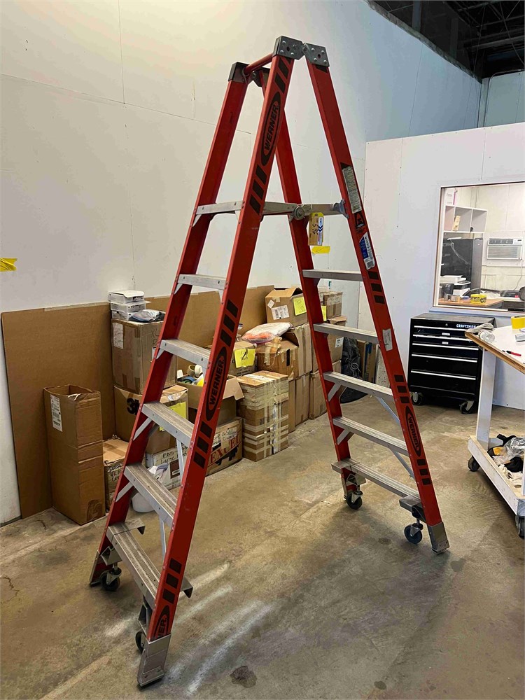 Rolling 6' Step Ladder