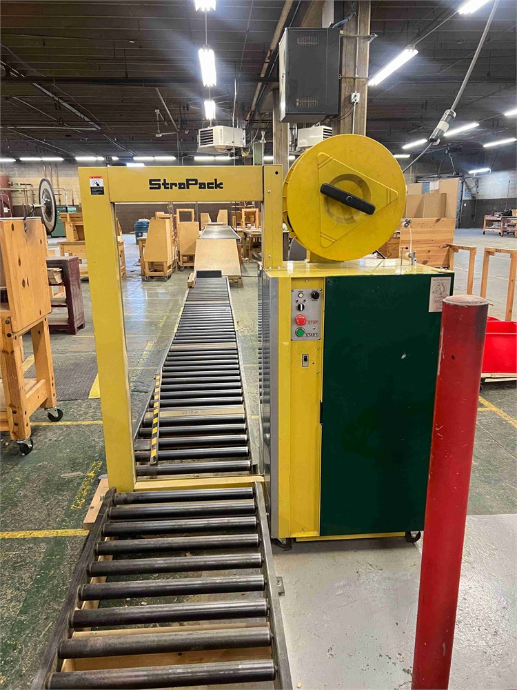 StraPack "RQ-8Y" Strapping Machine