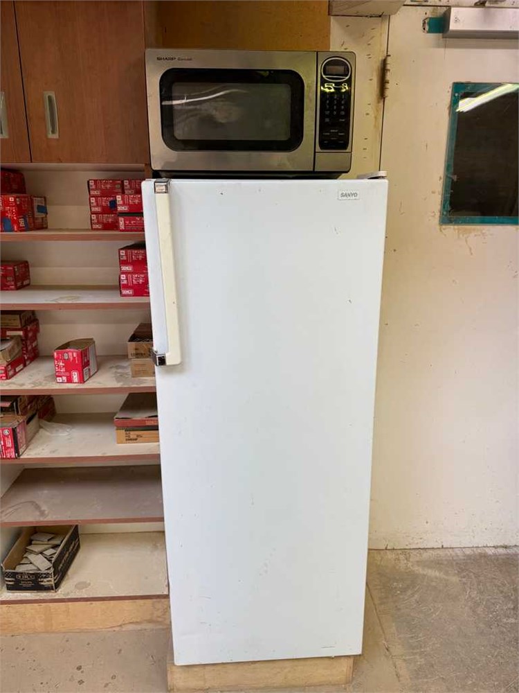 Fridge & Microwave