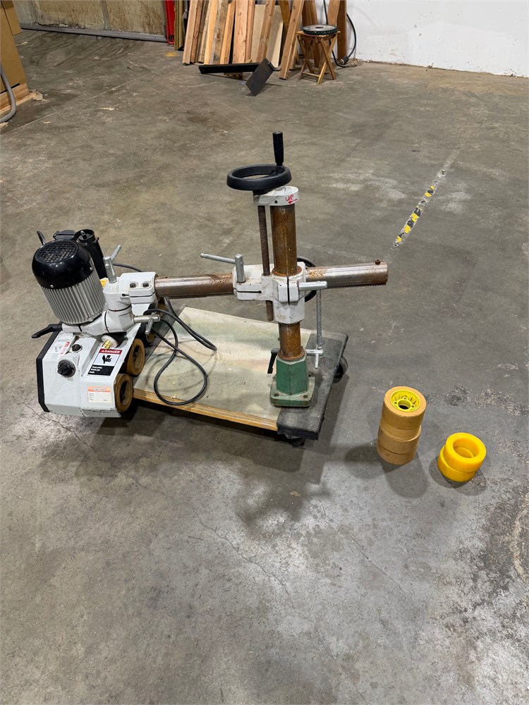 Comatic "AF/48" Power Feeder - 4 - Wheel