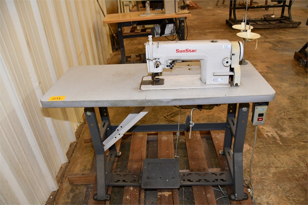 Sunstar "KM-506" Sewing Machine & Table
