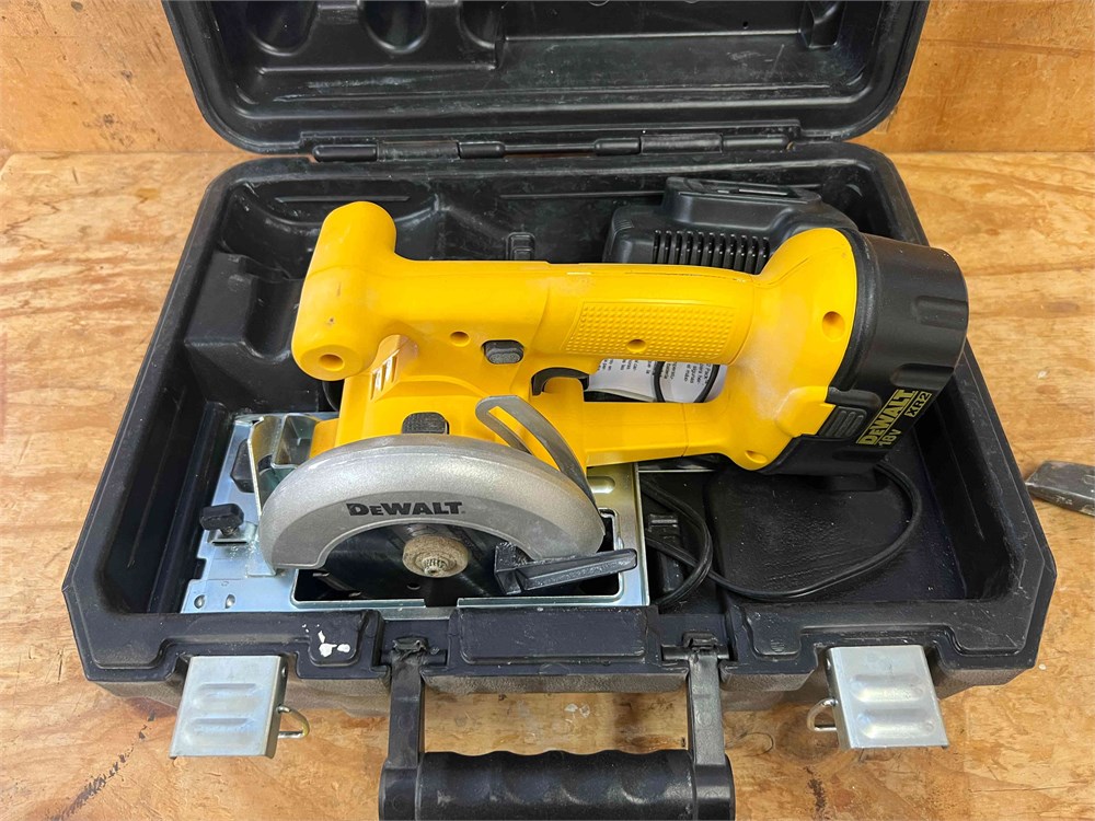 DeWalt "DW936" Trim saw