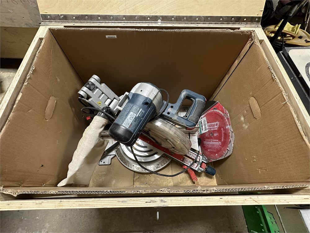 Bosch "GCMM12 SD" Dual-Bevel Glide Mitre Saw in Job Site Crate