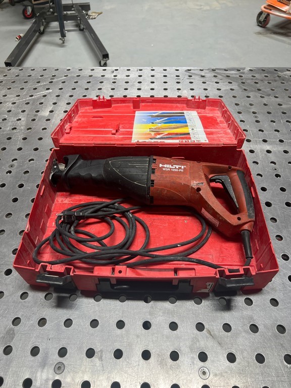 Hilti "WSR 1250-PE" Reciprocating Saw & Case