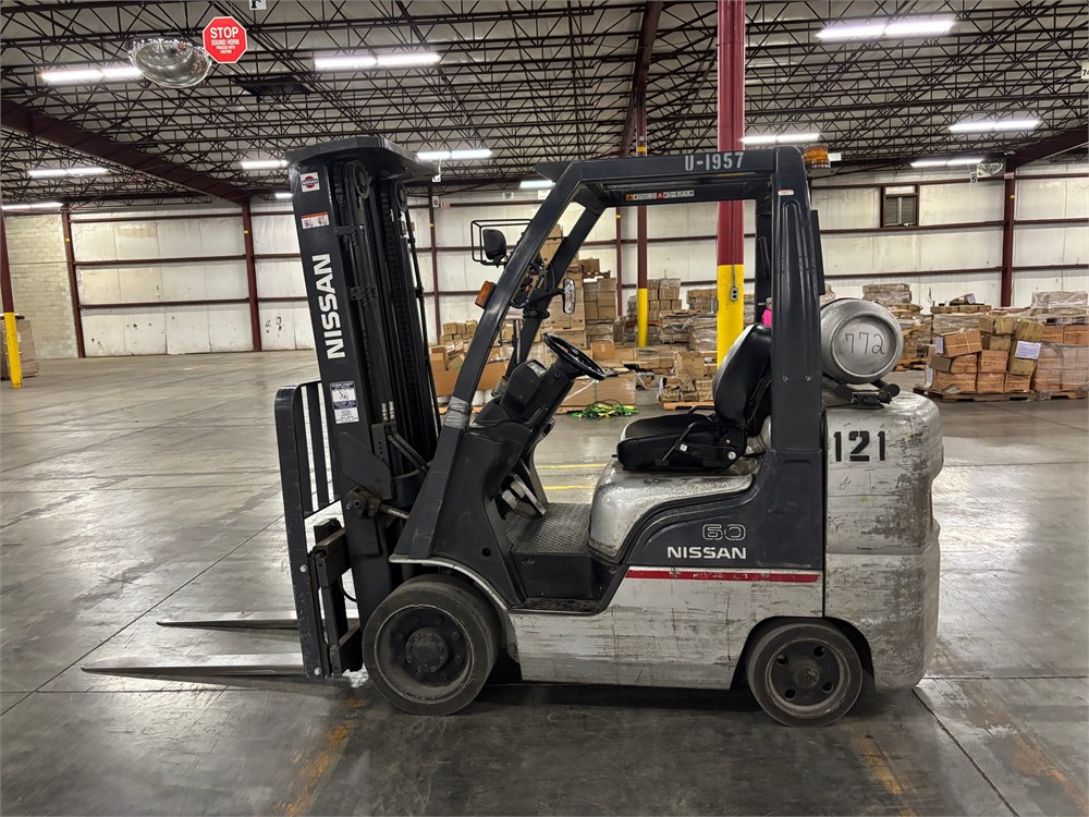 Nissan "MCU1F2A30LV" Forklift - LPG