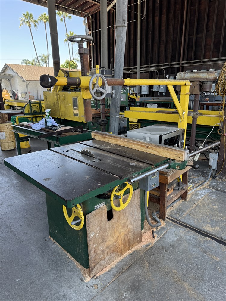 Delta/Rockwell Table Saw