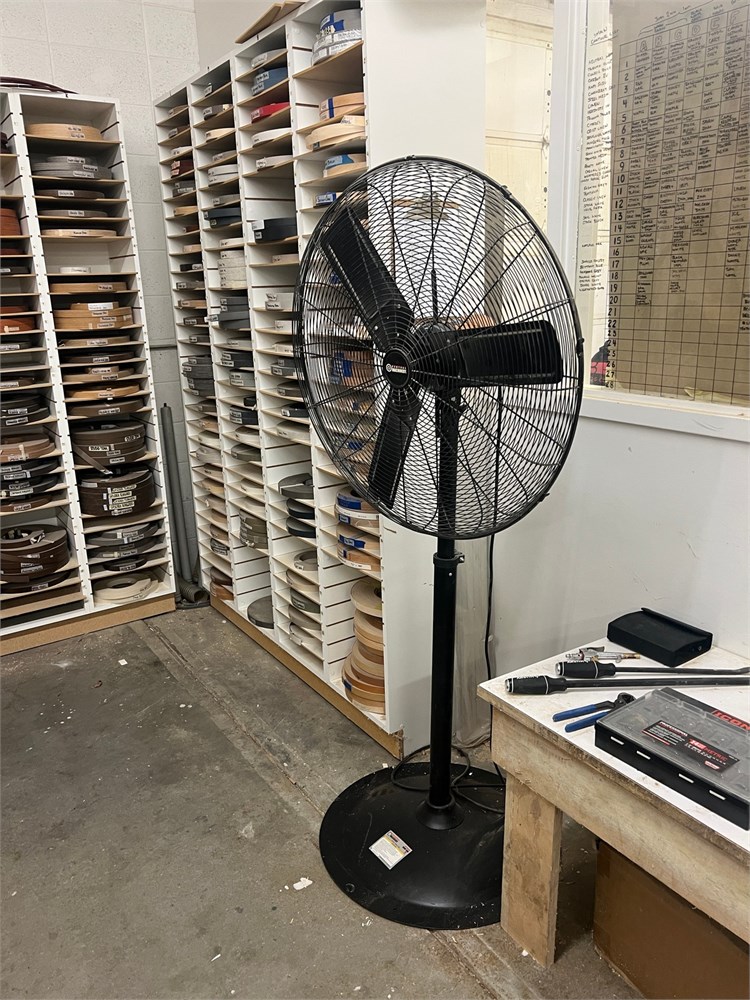 Central Machinery "61845" 30" Pedestal Shop Fan