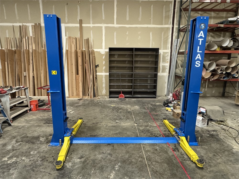 Atlas "BP1000X" Two Post Automotive Lift
