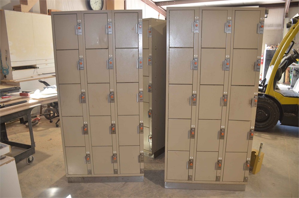 Locker cabinets Qty (2)