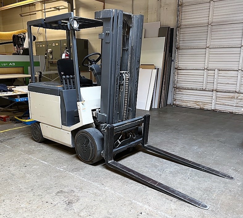 Crown "4,600 Lbs" Electric Forklift