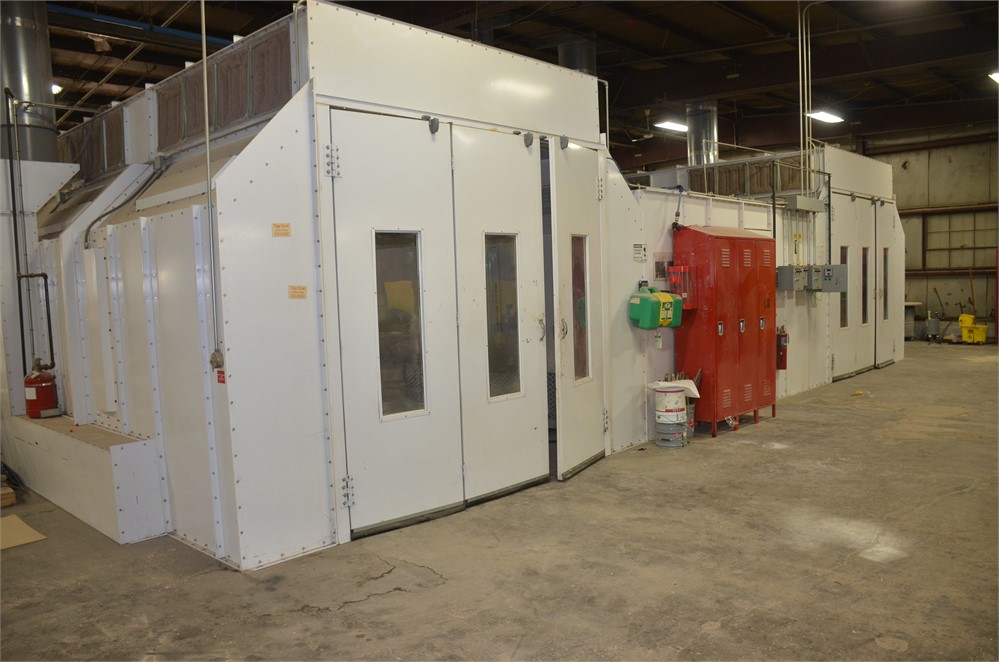 Double-sided drive through spray booth with paint room