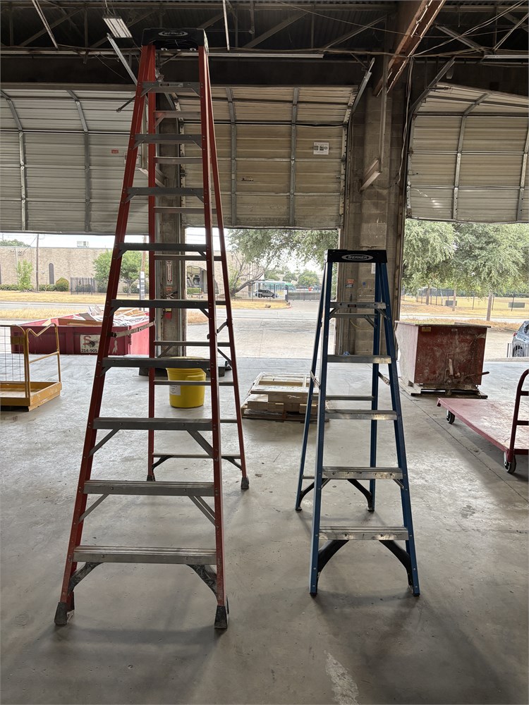 Qty 2 Ladders