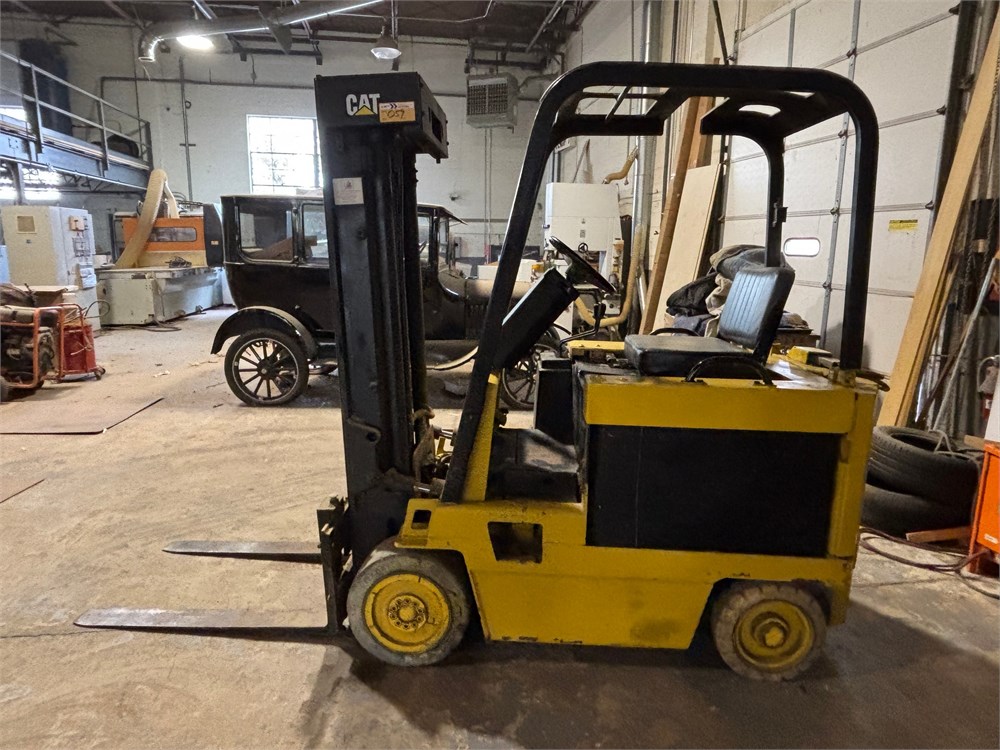 Caterpillar Electric Forklift & Charger