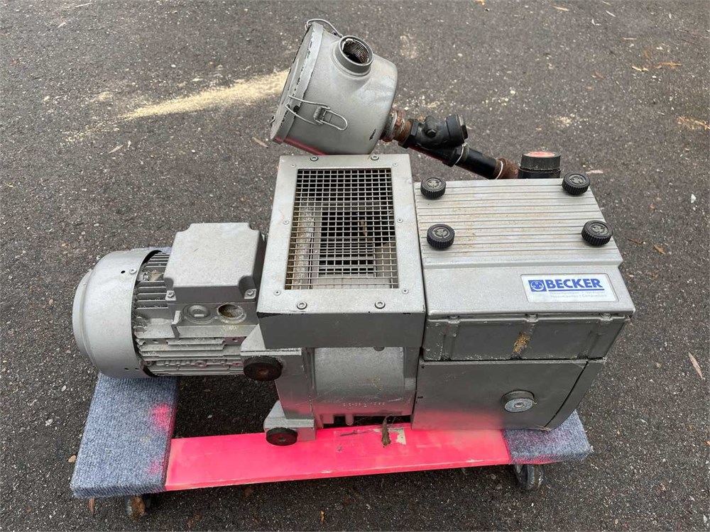 Becker "Picchio 2200" Vacuum Pump