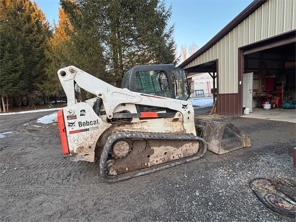 Bobcat "T870" Multi Terrain Loader