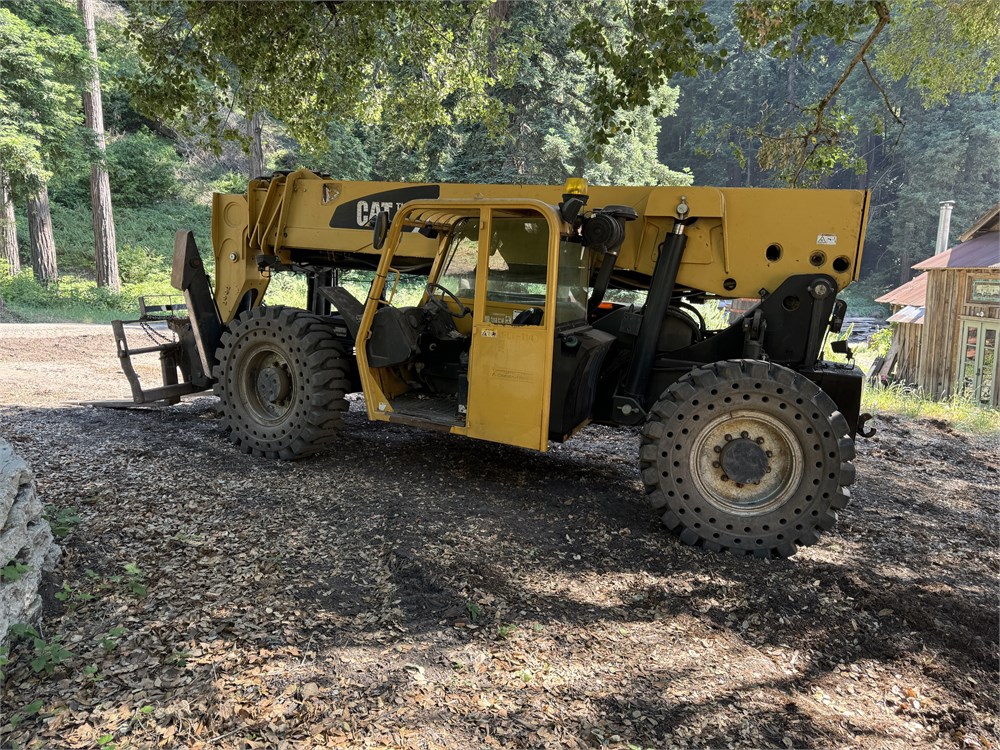 CAT "Caterpillar TL1055" Telehandler Lift/Boom