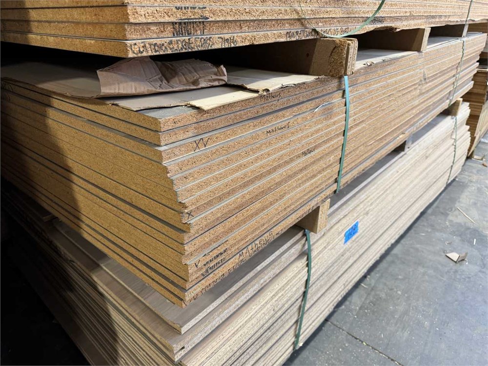 Laminated Particleboard Panels