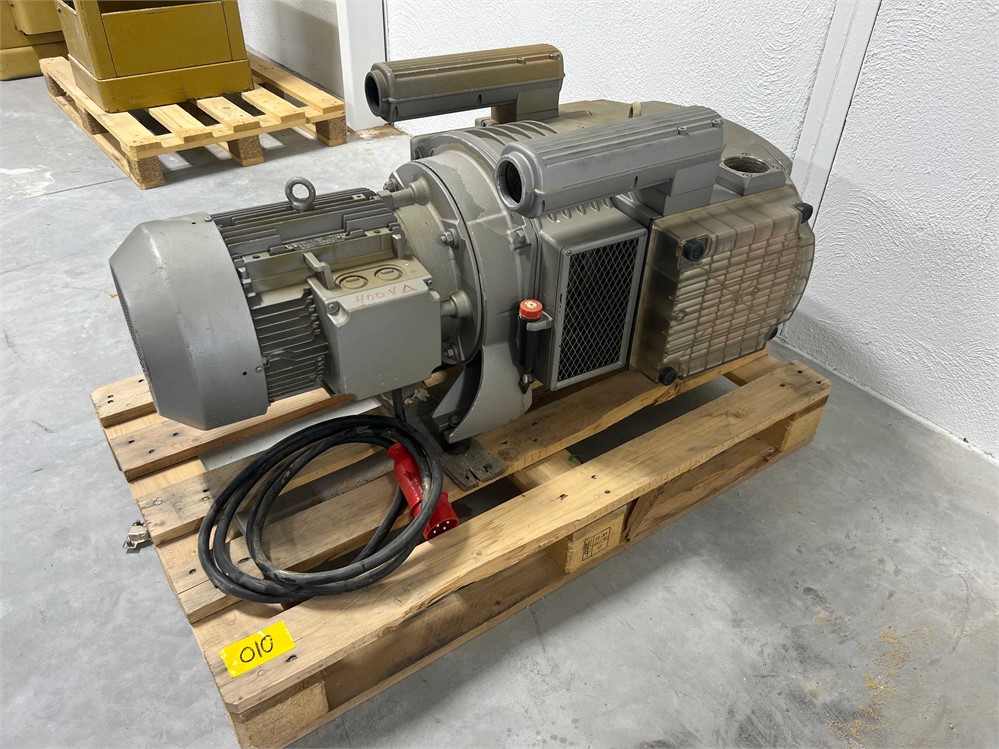 Becker "VTLF 2 250/0-79" Vacuum pump
