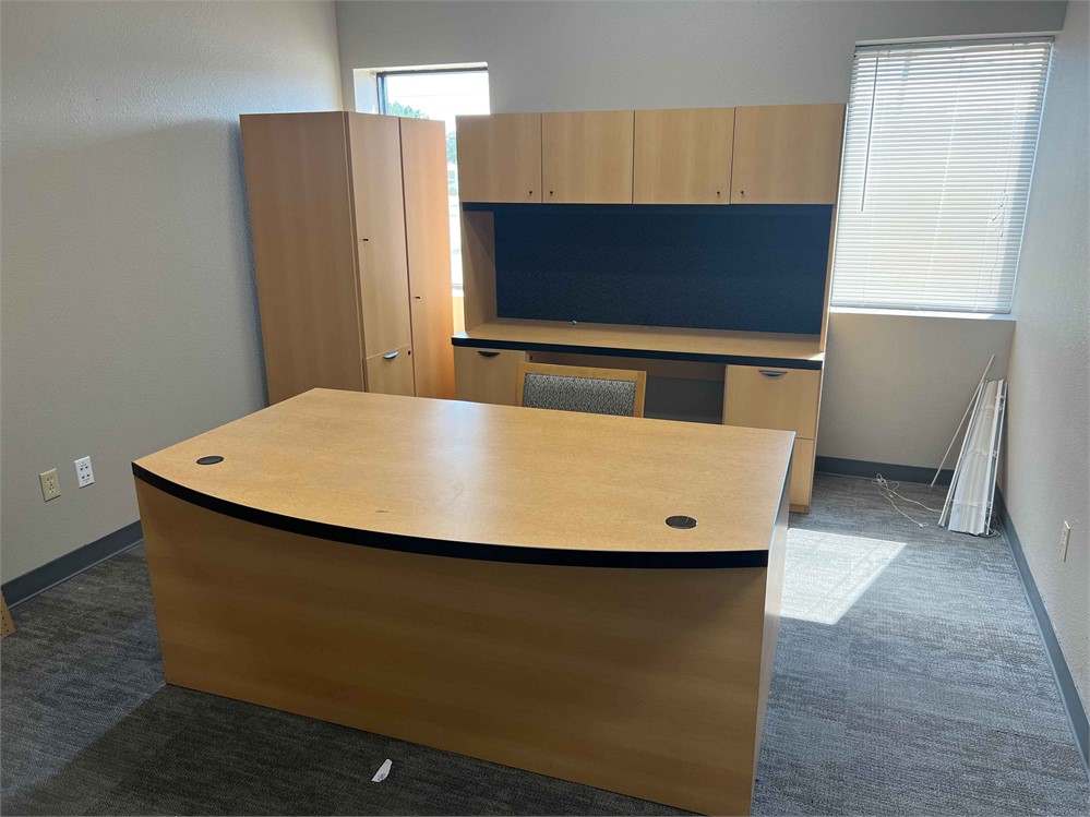 Desk & cabinets