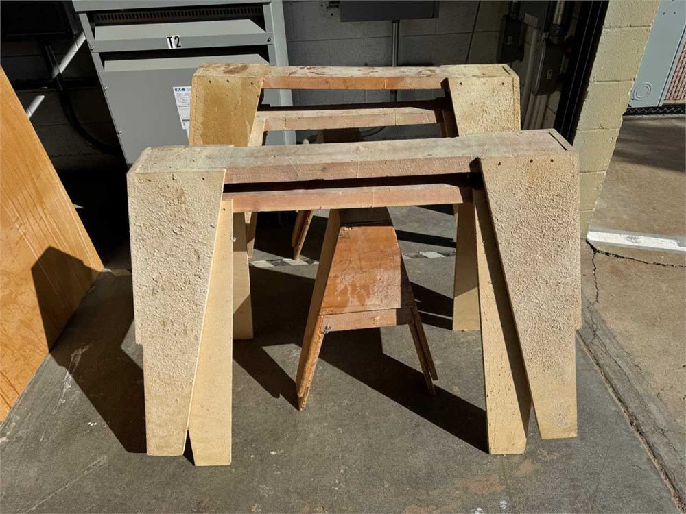 (5) Sawhorses