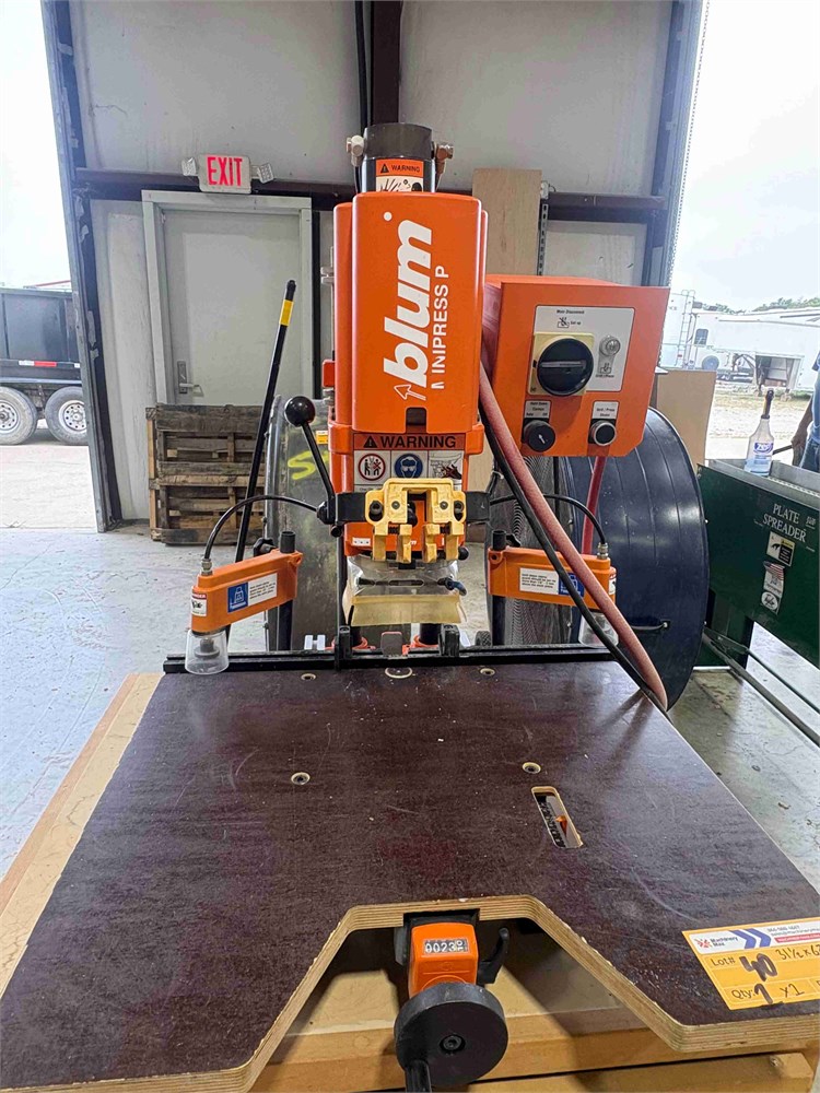 Blum "Minipress P" Hardware Drill