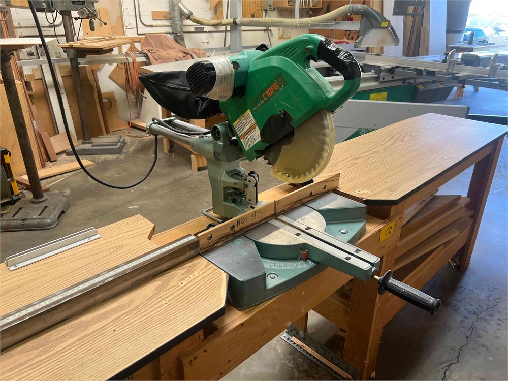 Hitachi "C10FS" Sliding miter saw