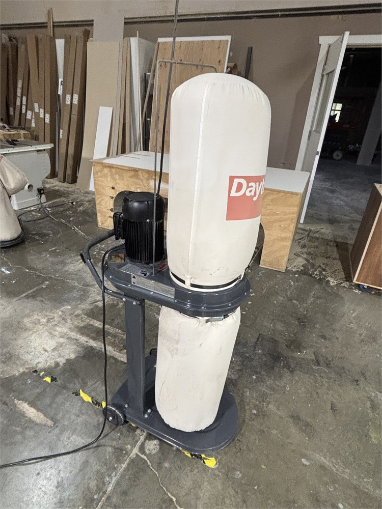 Dayton "1RWB3A" Dust Collector