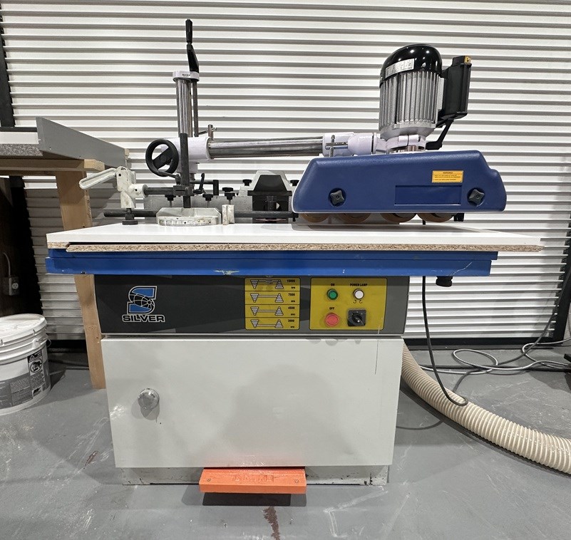 Silver "SFS-730" Shaper & Feeder  - Mississauga, ON