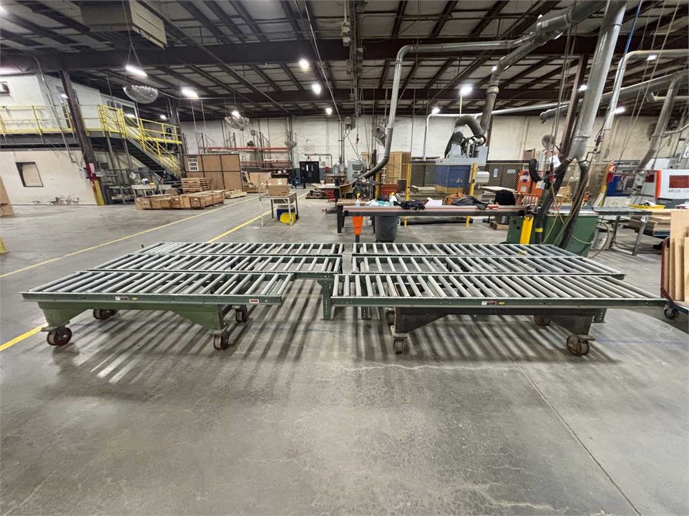 Lot of roller conveyors