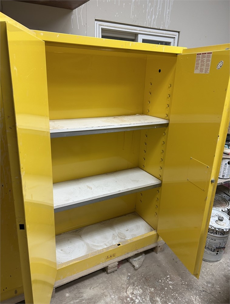 Uline "H1564M-Y" Explosion Proof Paint Storage Cabinet - Richmond Hill, ON