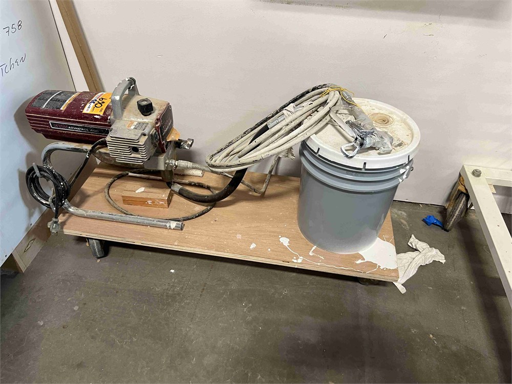 Titan "Advantage 400" Paint Pump & Spray Gun