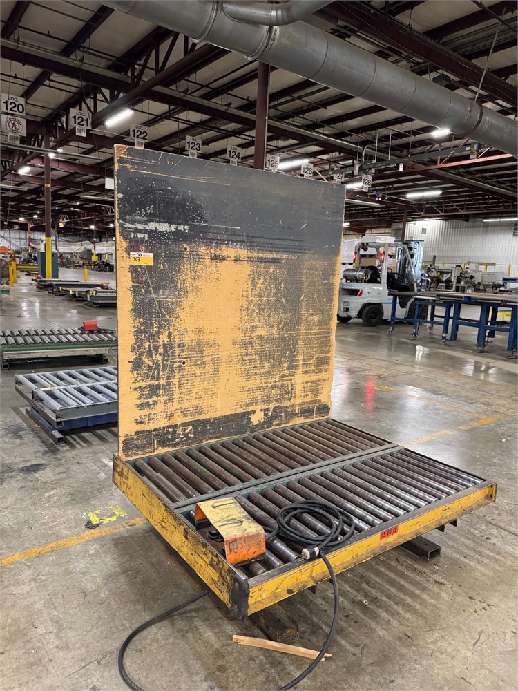 Lift Table with Conveyor